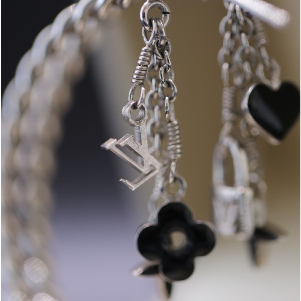 Louis Vuitton Hoops - Picture 12 of 13